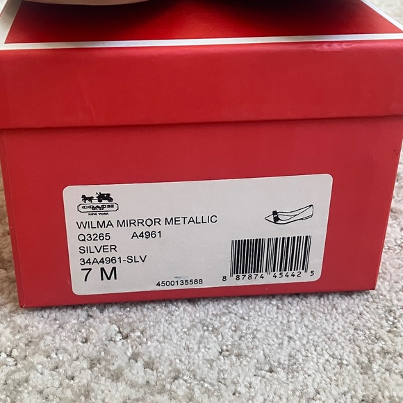 Coach Wilma Metallic Silver Pointed Toe Flats BNIB Size 7 - Picture 3 of 13